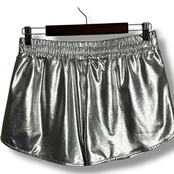 Pumpkino Shiny Silver Retro Inspired Elastic Waist Front Pockets Shorty Shorts - Picture 4 of 16